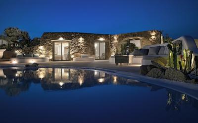 Paraga Scorpios Villa 2 7mins Walk to Beach by Calypso Sunset Villas