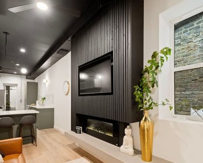 Chic 4-bedroom Haven Designer s Dream Home, Photo 2