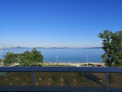 Apartment on the First Line of Samil Beach and With Frontal Views of the sea