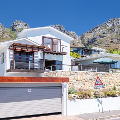Alluring Seaside Retreat w Pool Stella di Mare