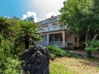 Nice Apartment With Terrace Near the Beach