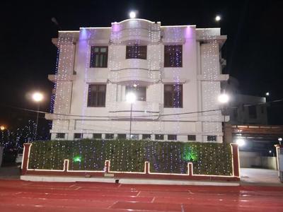 Sarnath Motel And Resort