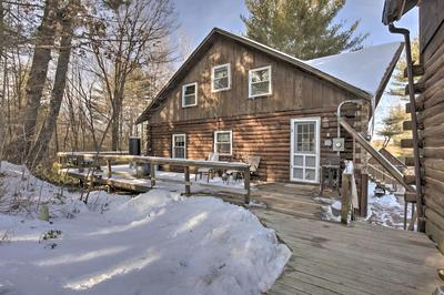 Cabin: Private Hot Tub, Walk to Pats Peak Ski Area