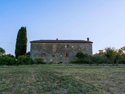 Nice Farmhouse in Asciano With Shared Pool
