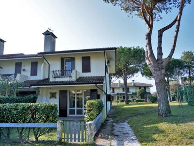 Villa in Caorle Near Spiaggia Tartaruga