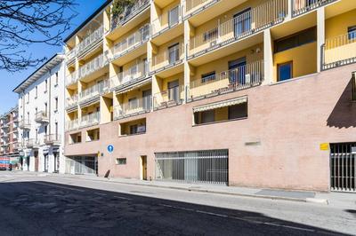 4 Bedroom Villa near Metro