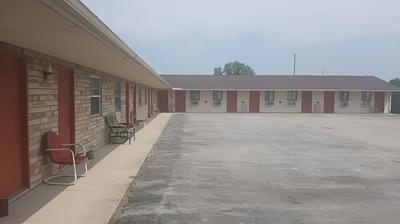 OYO Sandman Inn