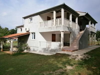 Modern Pool Apartment in Banjole