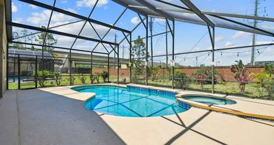 Large 6BR Family Home w Pool Hot Tub Games Room