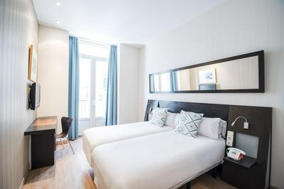 Petit Palace Plaza de la Reina Hotel