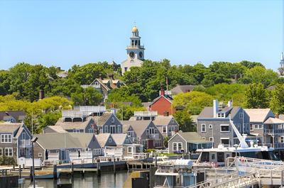 Airy Nantucket Escape in Historic Downtown!