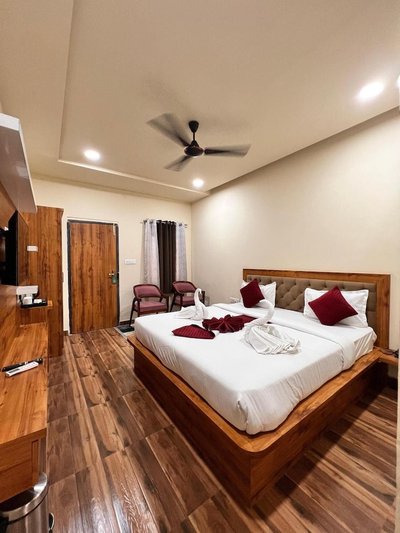 Hotel Saffron Restaurant and Bar