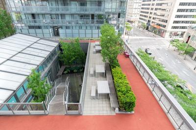 Modern Condo in Financial District