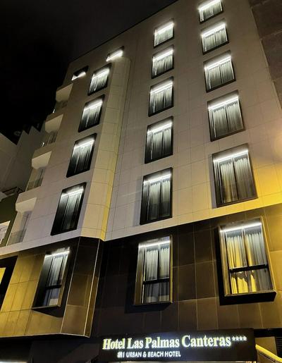 Hotel LIVVO La Escarlata