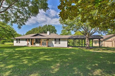 Home 4 Mi to Dtwn Mckinney! Game Room & Fireplace