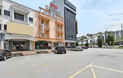OYO 44103 8 Hotel