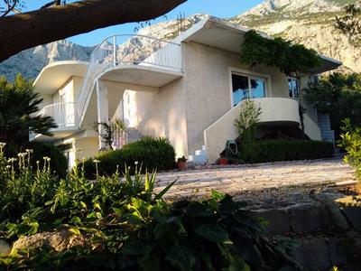 Viki - Seaview & Garden Terrace - A1