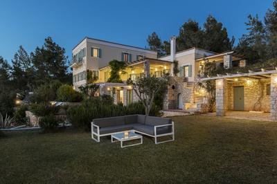 Electra Beachfront Villa