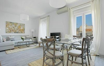 The Best Location, 8pax, 3BD & 2Bth, Reina Sofia II