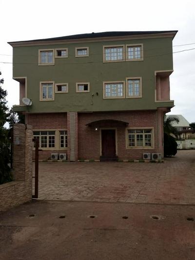 Eagle Valley Royal Hotel