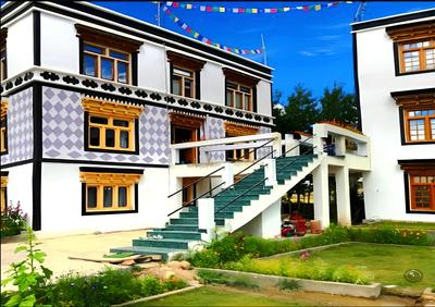 TIH - Hotel Omasila - Padum