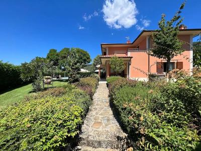 Villa in Tuscany With Pool
