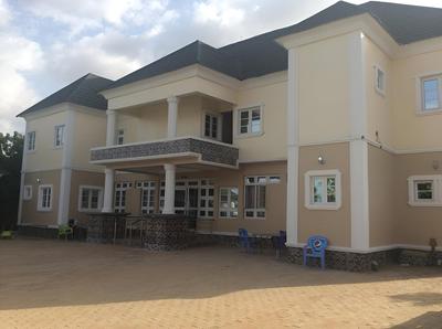 Santarosa Suites & Bar