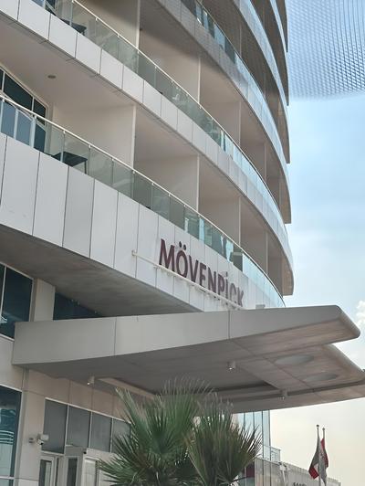 Daydreamers Flat Staircase to Neos Kosmos