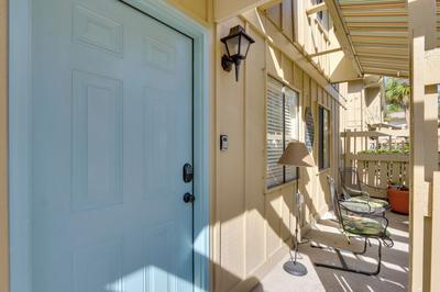 Hilton Head Condo w/ Patio - Walk to Beaches!