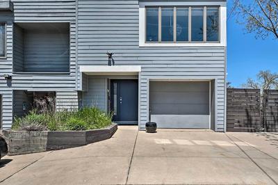 Lakefront Family Retreat w/ Grill: Steps to Beach!