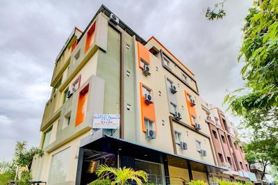 Capital O 47601 Airport Palace Hotel