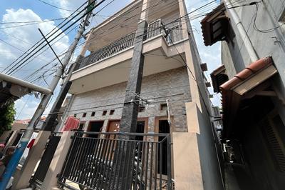 SPOT ON 93957 Henny Kost