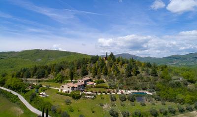 Relaxing Hillside Family Accommodation With Pool