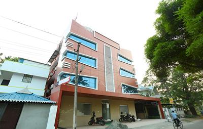 OYO 11909 Star Plaza
