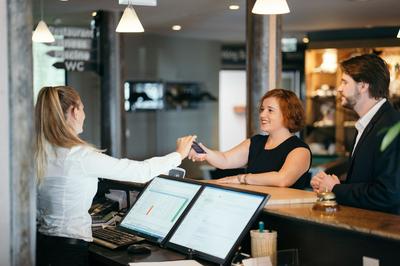 Everness Hotel & Resort