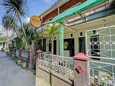 SPOT ON 91320 Pondok Elia Syariah