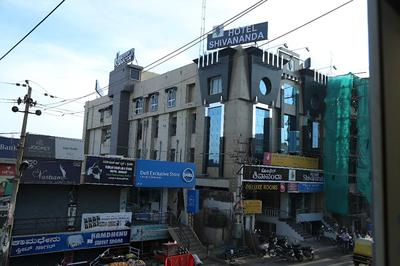 i-Roomz Hotel Shivananda