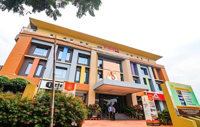 OYO 7583 Hotel Suraj Palace 1