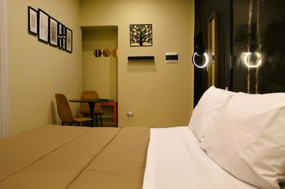 Blackwoody Contemporary Rooms - Toledo