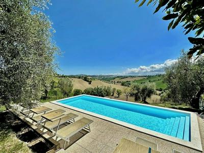Ancient Country House With Swimming Pool