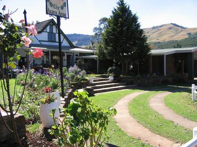 Oaks Lifestyle Farm & Holiday Resort