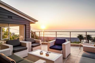 Clifton Beach Bungalow w Views Bungalow on 4th