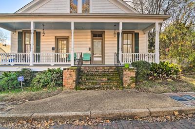 Stylish Vicksburg Apt w/ Porch - 2 Mi to Casino!