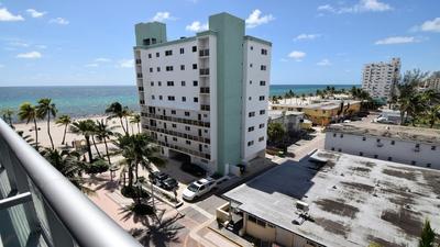 Spectacular 1 Bed Plus Den On To The Amazing Hollywood Beach