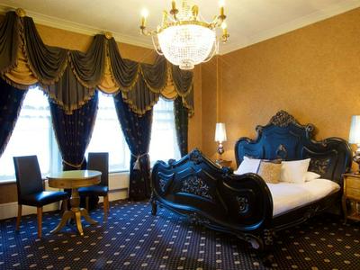 Liverpool Aigburth Sefton Park Hotel By Belvilla