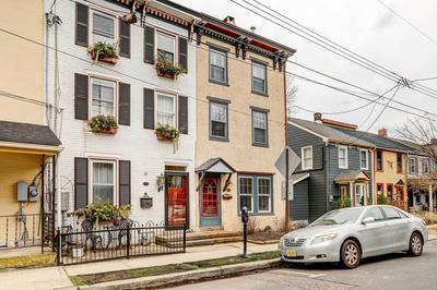 'brooke House' In The Heart of Downtown w/ Patio!