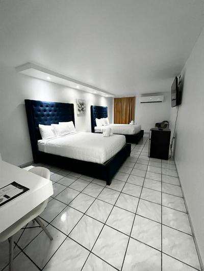 Douglas Highway Hotel