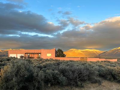 Southwest Home w/ 360-degree Mtn View, Ski Nearby!
