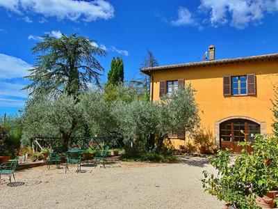 Farmhouse in Todi With Pool & Theater Nearby