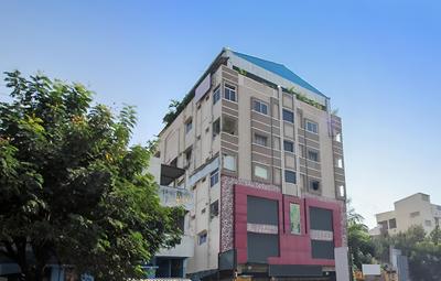 OYO 24605 Grand Season